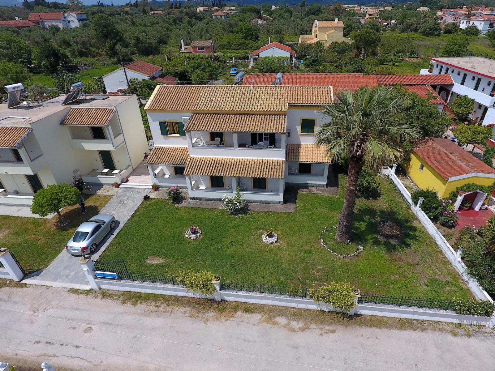 Dolphin Apt & Studios -Next To The Beach Roda  Exterior photo